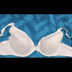 Body by Victoria’s Secret Uplift full coverage 34 C